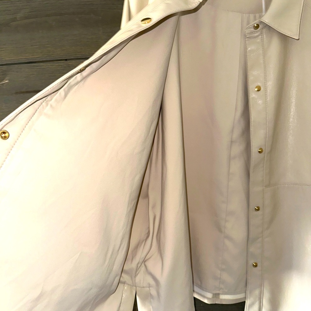 NWT Chico's Cream Trench Coat. Size XL or 3. - Picture 7 of 10